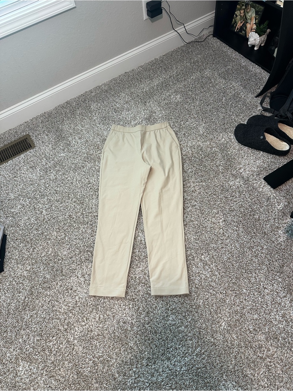 Women’s Lululemon dress pants